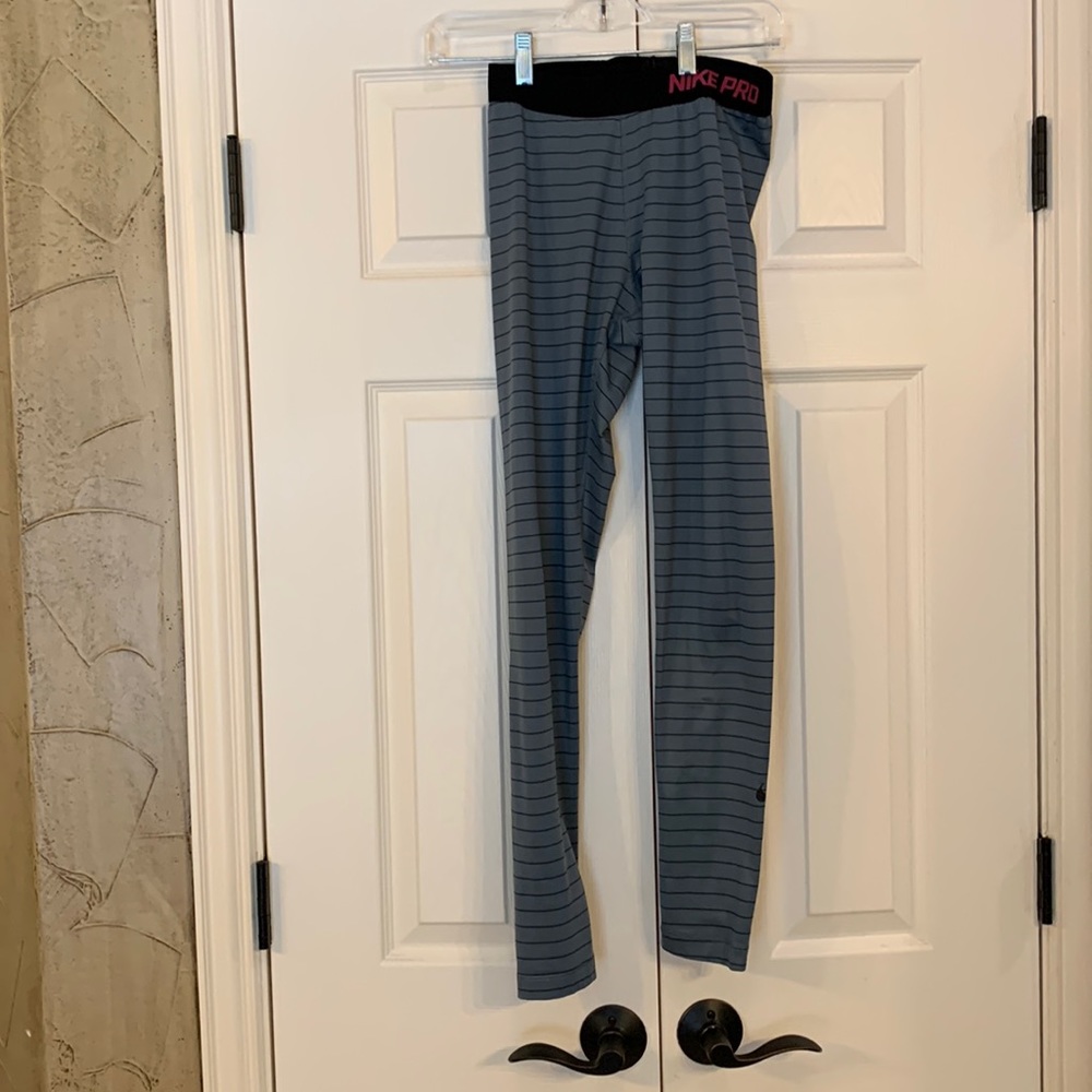 Nike pro striped leggings
